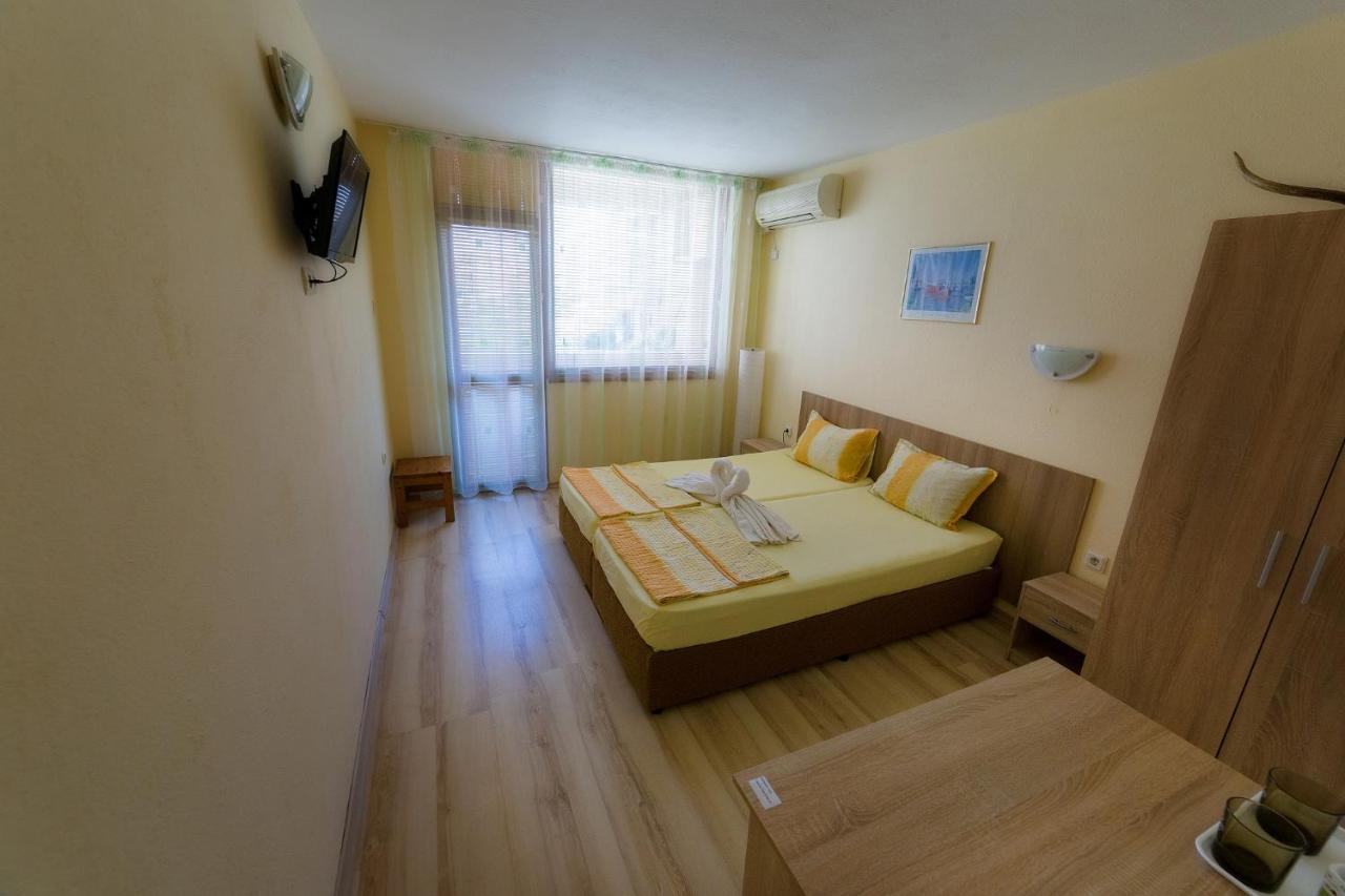 Primorski Briz Guest House Primorsko Eksteriør bilde