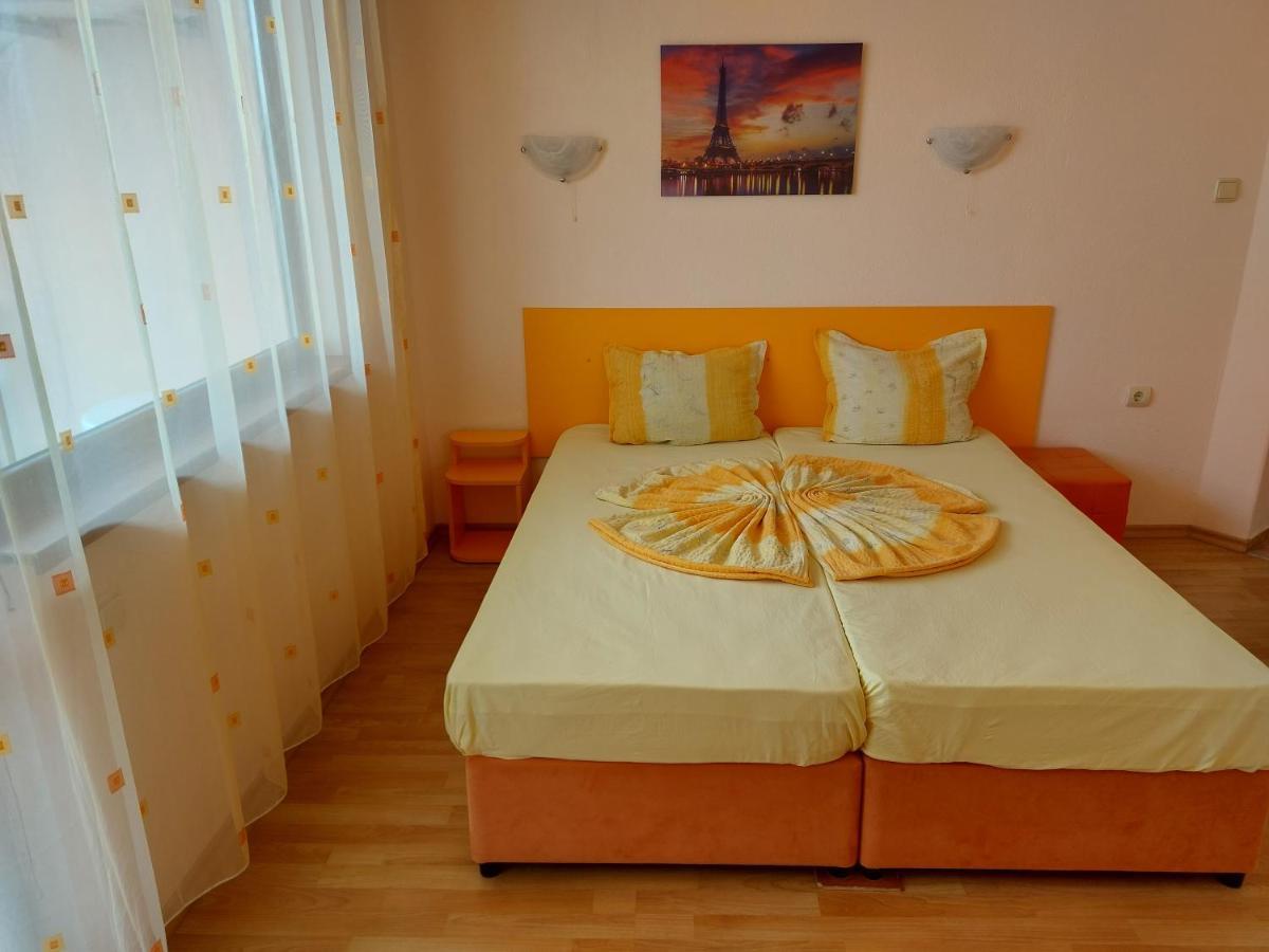 Primorski Briz Guest House Primorsko Eksteriør bilde